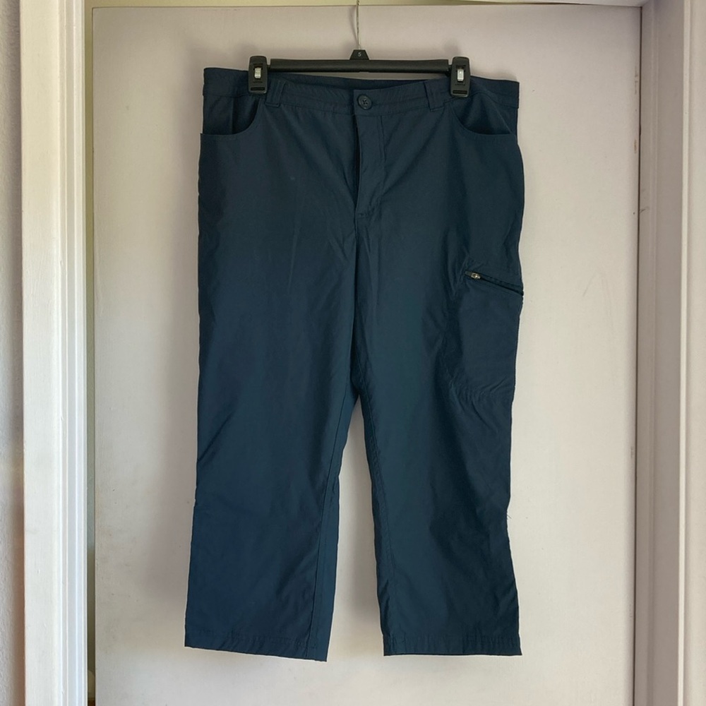 Eddie Bauer Tech Capri Pants